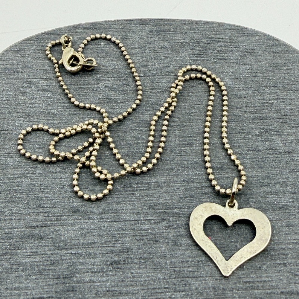 Minimalist Heart Pendant Necklace Silver Tone Open Heart Cutout Casual Jewelry